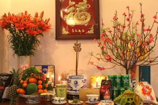 Khi dọn dẹp bàn thờ đón năm mới! Đừng 'phạm' 5 hành động này kẻo “hao của, tổn hại sức khỏe”, hãy hiểu biết để gặp nhiều may mắn cả năm