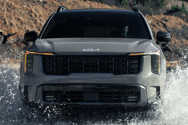 Kia Sorento 2024 trình làng: Diện mạo ấn tượng hơn, bổ sung thêm công nghệ, giá từ 750 triệu đồng