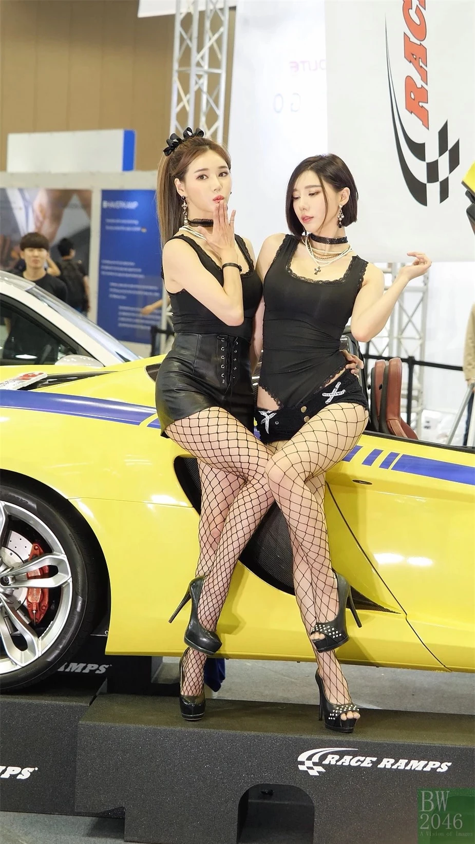 Cả Song Joo Ah và Han Ga Eun đều là những người mẫu xe nổi tiếng tại xứ sở Kim chi