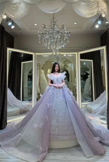 Chu Thanh Huyền đi thử váy cưới (Ảnh: GH)