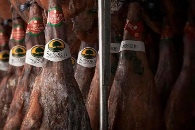 Đùi heo muối Tây Ban Nha đang "làm mưa làm gió" trên cõi mạng, Shark Hưng tuyên bố "của hiếm" mà tràn lan trên thị trường, phân biệt thế nào?