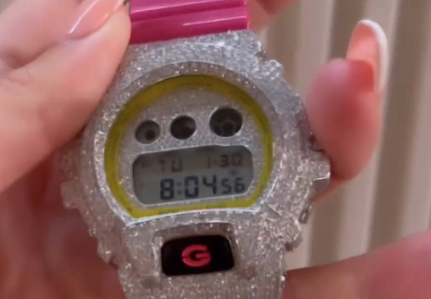 Bỏ lỡ sinh nhật bạn gái, Ronaldo đền bù bằng món quà nạm kim cương trị giá tiền tỷ