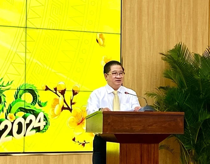 Chủ tịch UBND thành phố Cần Thơ Trần Việt Trường phát biểu tại buổi họp mặt.