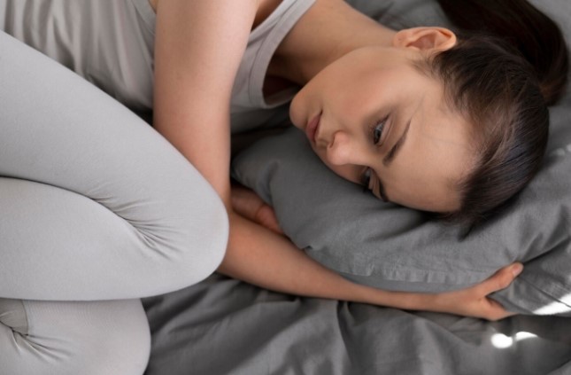 Chồng nằng nặc đòi mang cuống rốn của con đi xét nghiệm ADN nhưng bị mẹ chồng giật lấy, bà còn tuyên bố một câu sốc óc