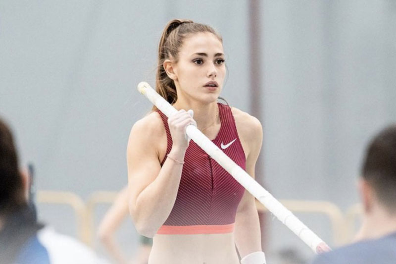 Chiêm ngưỡng vóc dáng nuột nà của VĐV nhảy sào gợi cảm nhất thế giới