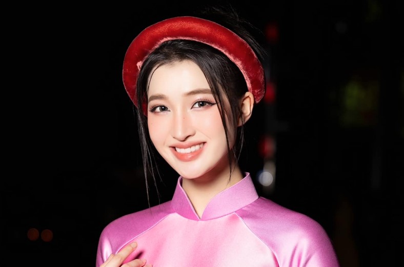 Á hậu Nguyễn Phương Nhi thu hút mọi ánh nhìn bởi nhan sắc trong trẻo
