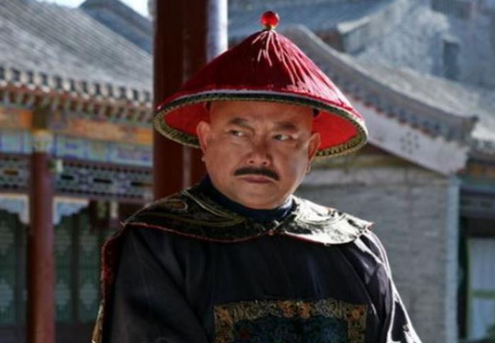 Hòa Thân xài tiền như thế nào mà đến Elon Musk cũng phải 'nể'?