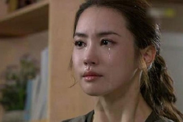 Thấy con trai ngoại tình, bố chồng nói những câu khiến tôi rơi lệ