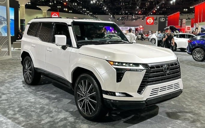 Lexus dự kiến đưa 2 mẫu xe mới về Việt Nam sau Tết Nguyên Đán 2024