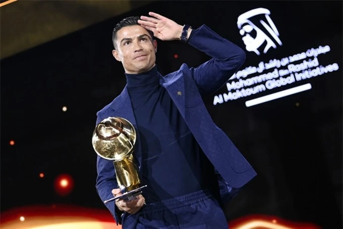 Ronaldo giành được 3 giải thưởng ở Globe Soccer Awards. Ảnh: IG