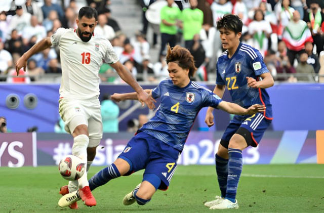 Tuyển Nhật Bản bị loại tại Asian Cup 2023, trung vệ 400 tỷ nghẹn ngào: Tôi không đáng được thi đấu