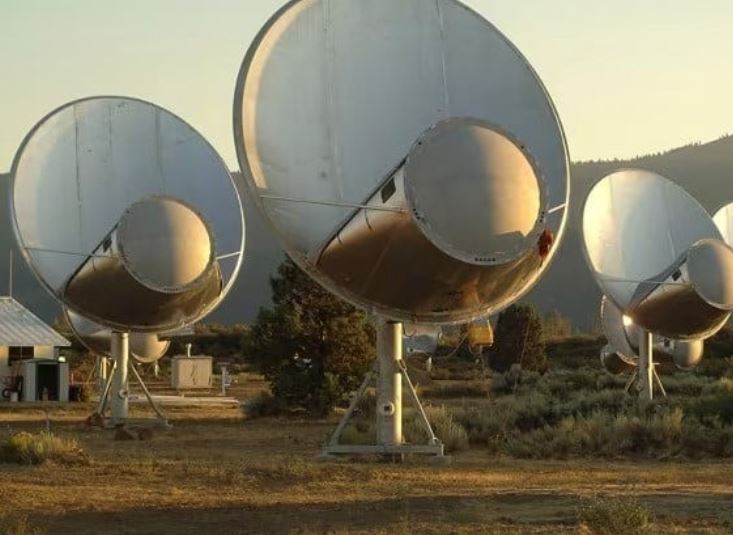 Trái đất bắt sóng 35 tín hiệu giống tiếng 'huýt sáo' từ thiên hà xa xôi, chạy đua tìm người ngoài hành tinh