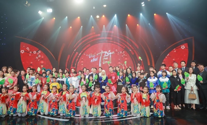 25 tỷ đồng ủng hộ chương trình "Cặp lá yêu thương" năm 2023