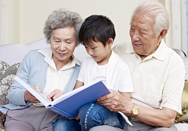 Chưa đến Tết mà mẹ chồng đã lì xì con chị dâu món quà "khủng" làm tôi chạnh lòng