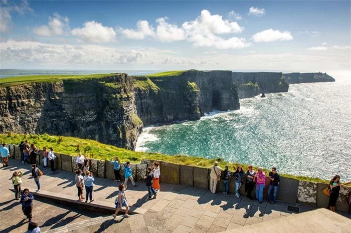 Vách đá Moher, Ireland được hình thành từ cách đây hơn 300 triệu năm, là một tuyệt tác địa chất trên trái đất