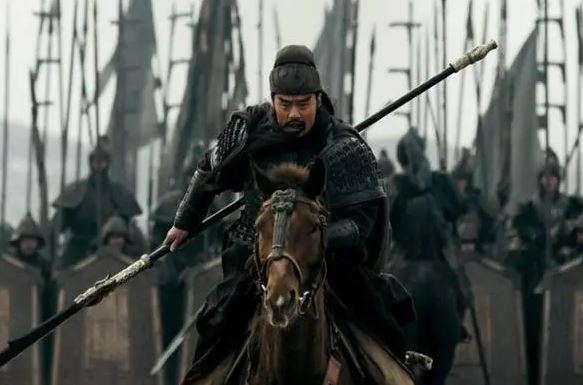 Trong 'Tam quốc diễn nghĩa', Lưu Bị dùng kiếm, Quan Vũ dùng đao: Bí mật đằng sau cách chọn vũ khí này là gì?