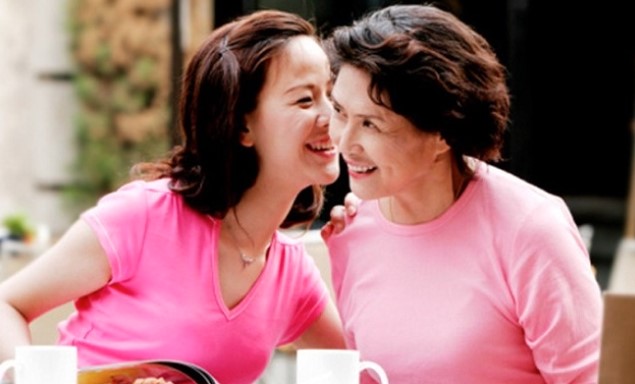 Gần Tết biếu mẹ chồng 5 triệu, bà không lấy mà còn nói vài câu khiến con dâu rớt nước mắt