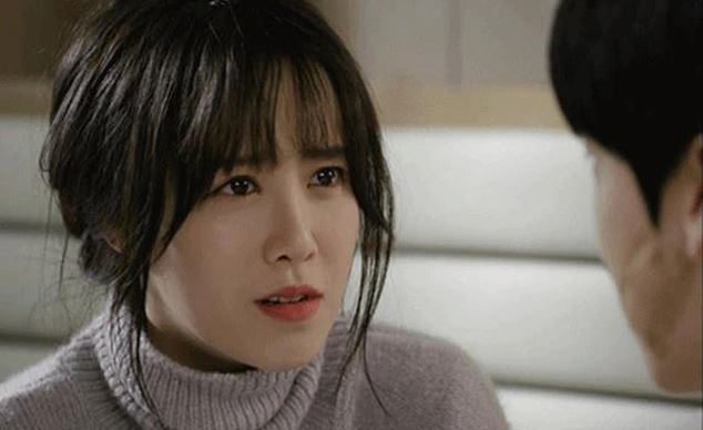 Sau khi ly hôn, chồng cũ đang lên mặt thì một người đàn ông xuất hiện khiến anh ta bối rối