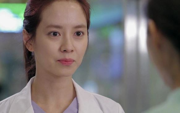 Chồng cũ đi biệt xứ 4 năm rồi trở về quỳ xuống cầu xin, tôi cảm thấy coi thường anh ta hơn