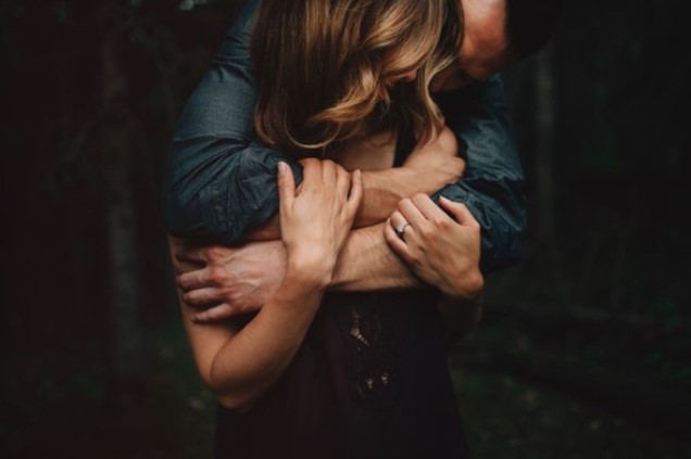 Bị vợ "xa lánh" không muốn ngủ chung, chồng nghi cô ngoại tình rồi đau đầu khi biết nguyên nhân thực sự