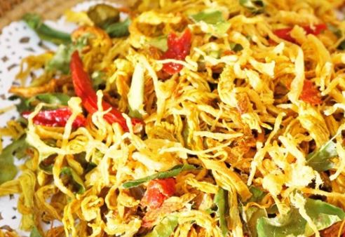 Cách làm khô gà lá chanh ngon, cay cay ngọt ngọt để đãi khách dịp Tết