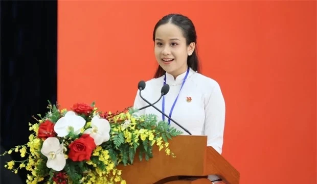 Lê Nguyệt Quỳnh đại diện thế hệ trẻ Việt Nam phát biểu tại buổi gặp mặt