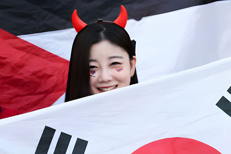 ‘Đứng hình’ trước nhan sắc dàn CĐV Hàn Quốc tại Asian Cup 2023