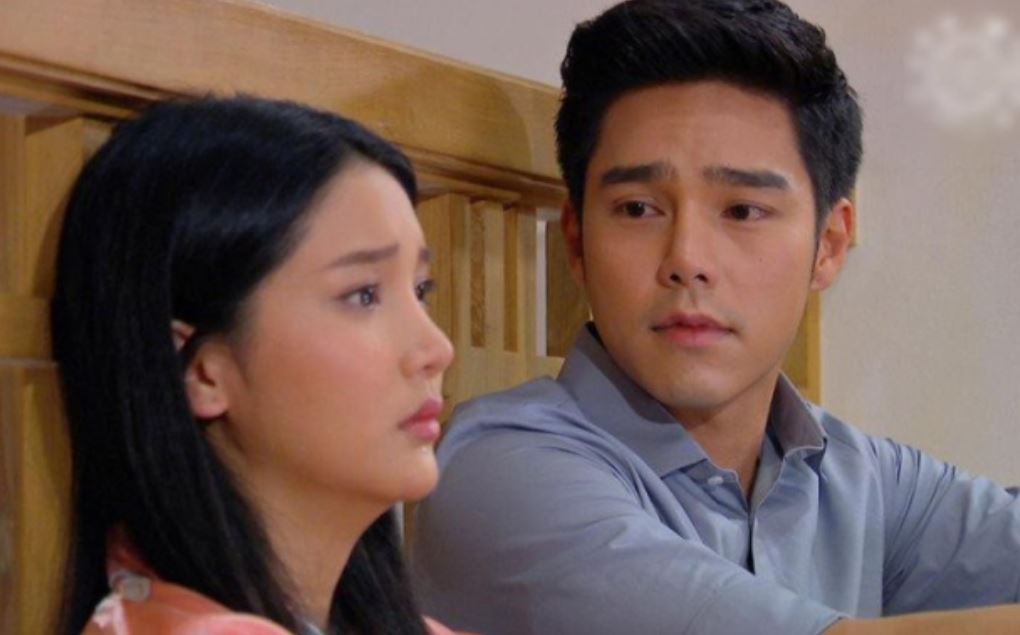 Vừa nhận lương, chồng đã bảo tôi chuyển khoản trả nợ giúp em chồng để ăn Tết cho suôn sẻ