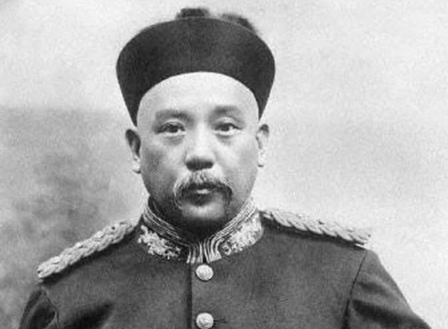 Trước khi chết, Quang Tự Đế nhắn nhủ cha đẻ của Phổ Nghi đúng 5 chữ, nếu làm theo, vận mệnh Thanh triều có thể đã khác