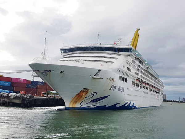 Du thuyền 5 sao Dream Cruise cập cảng Đà Nẵng đầu năm mới Giáp Thìn 2024.