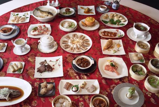 Hé lộ sự thật quy tắc hoàng đế không được gắp quá ba miếng trên một món ăn để tránh bị đầu độc?