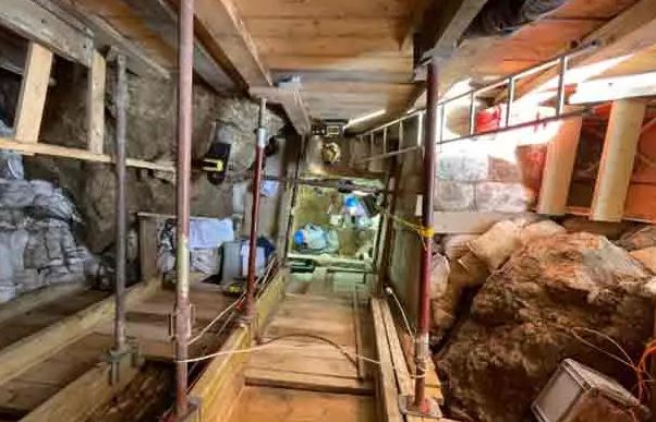 Hài cốt 43.000 năm tiết lộ khởi đầu của những 'con người lai'