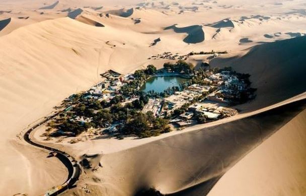 Ốc đảo huyền diệu 'độc nhất vô nhị' giữa sa mạc