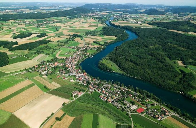 Thị trấn đặc biệt có 'quốc tịch' của hai quốc gia