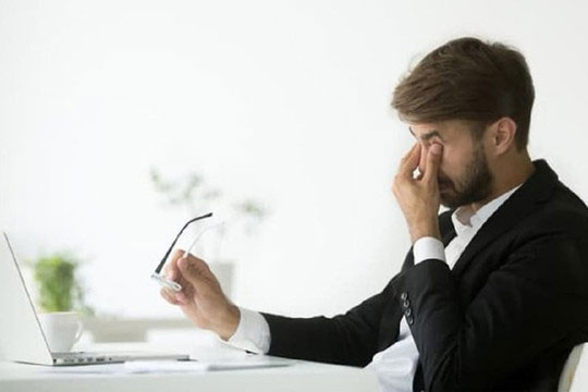 Cách giảm mỏi mắt khi sử dụng các sản phẩm điện tử như máy tính thường xuyên