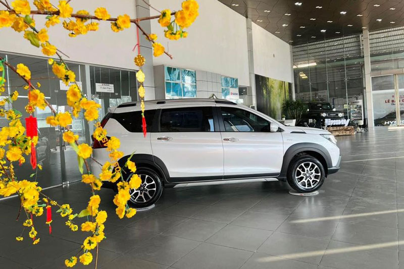 Đầu năm mới, xe gầm cao Suzuki giảm giá 70 triệu đồng