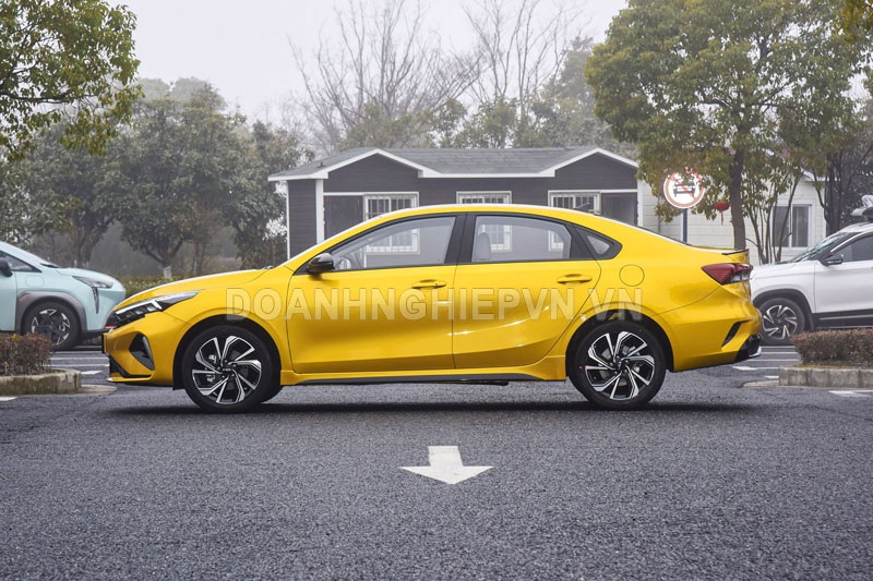 Kia K3 2024 ra mắt, giá hơn 374 triệu đồng