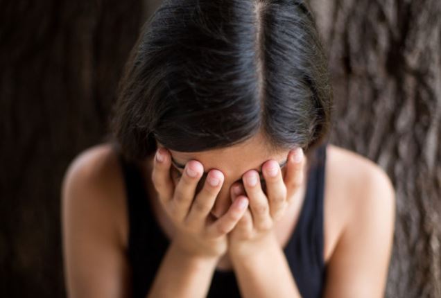 Nghe cuộc trò chuyện của chồng với bạn thân, tôi sụp đổ khi biết lý do anh hờ hững chăn gối với vợ