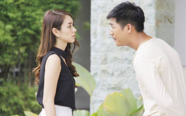 Về quê chồng chúc Tết lại gặp phải người yêu cũ, chưa kịp phản ứng lại lời mỉa của anh ta thì chồng đã "chặn đẹp"