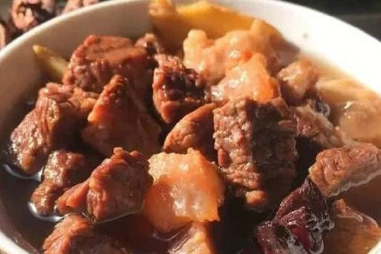 Công thức chế biến món bò hầm thơm, ngậy, không ngấy, người lớn trẻ con đều đổ xô đi ăn