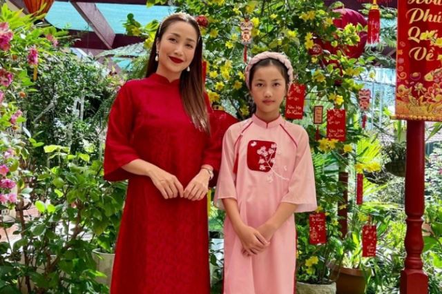 Ốc Thanh Vân cùng gia đình đón Tết, dân tình soi ra 1 chi tiết cho thấy dạy con khéo