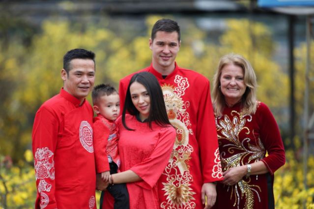 Vợ Nguyễn Filip kể về trải nghiệm Tết ở Việt Nam nhưng lại phàn nàn một điều