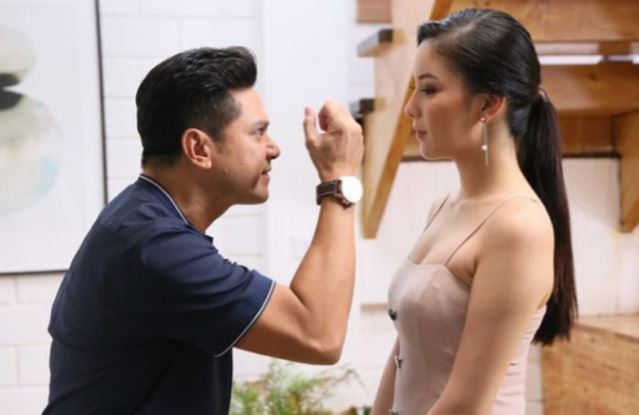 Tôi đi họp lớp về, chồng đưa cho xem hình ảnh trong điện thoại rồi ném quần áo đuổi ra khỏi nhà