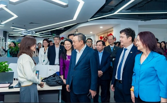 Chủ tịch TP Hà Nội: FPT đã hiện thực hóa đưa trí tuệ Việt Nam ra thế giới