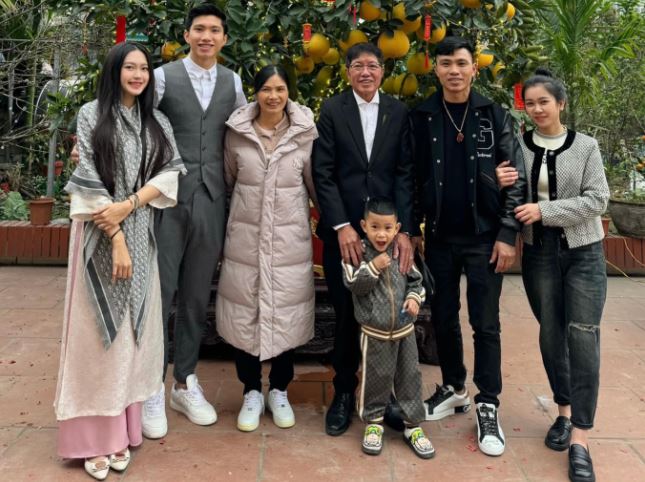 Năm đầu làm dâu nhà Đoàn Văn Hậu, Doãn Hải My đã thân thiết với chị dâu thế này đây