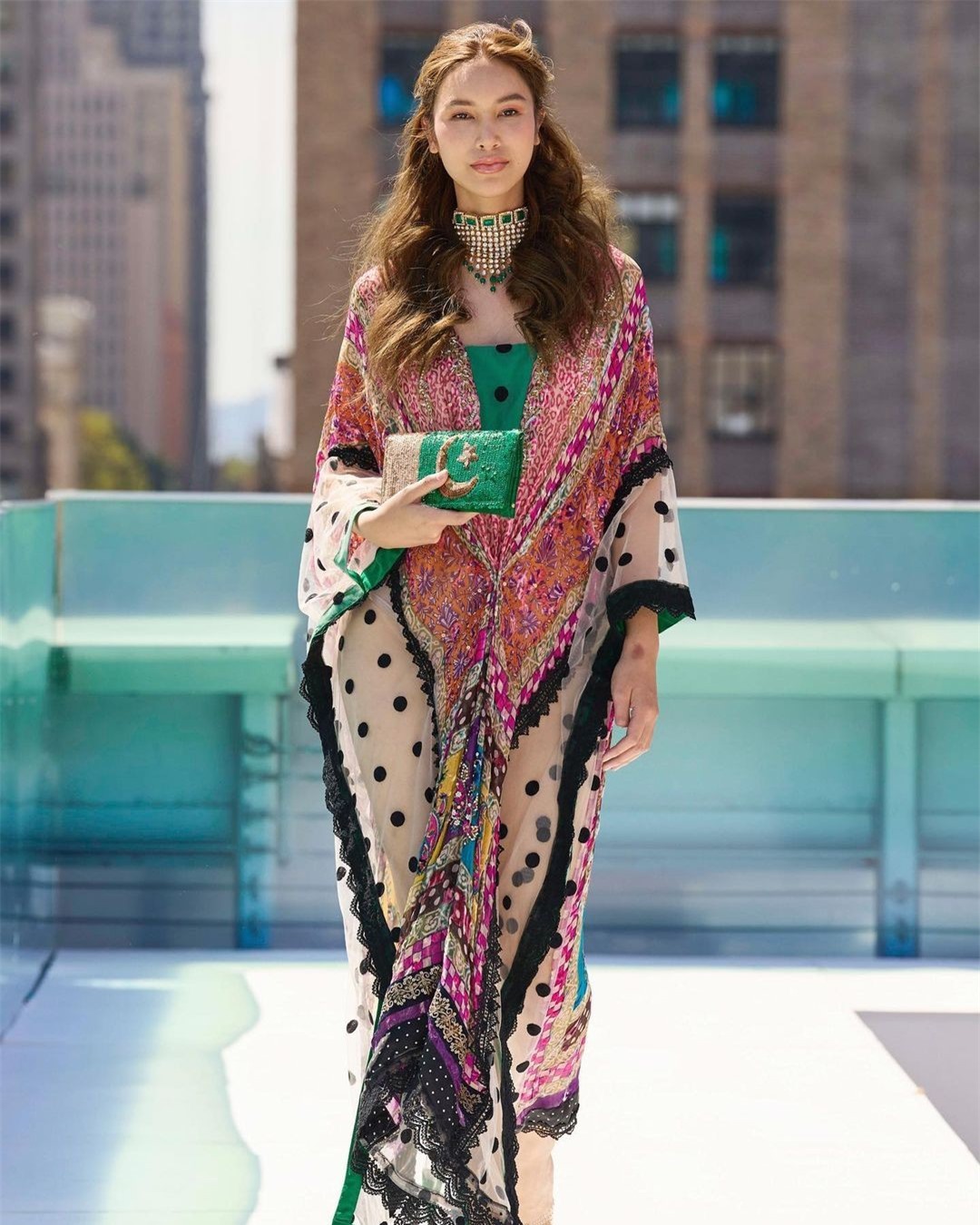 Nhan sắc người đẹp chuyển giới lăn ra sàn khi đăng quang hoa hậu ảnh 13