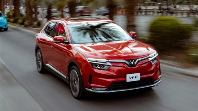VinFast giảm sâu giá cho thuê xe VF 8 tại Mỹ ảnh 1