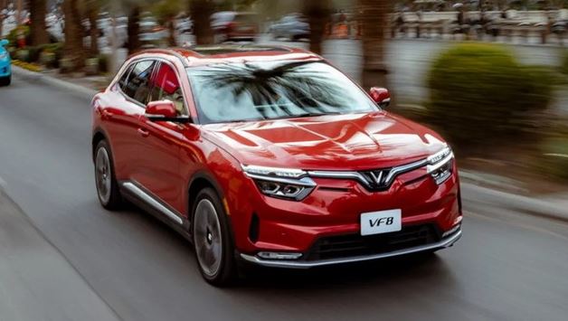 VinFast giảm sâu giá cho thuê xe VF 8 tại Mỹ