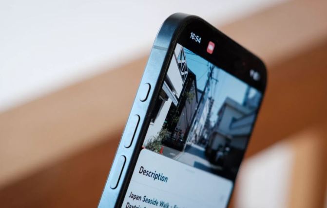 Ra án tử cho nó từ ngày đầu tiên, Apple đang dần nhận ra có thứ này trên iPhone vẫn là tốt hơn