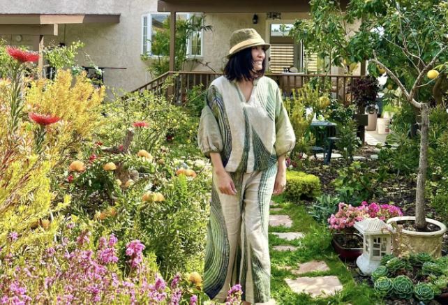 Biệt thự ở Mỹ của “phú bà” phim Mai - Hồng Đào: Hoa lá ngập tràn như resort, chụp vu vơ cũng có cả tá ảnh sống ảo